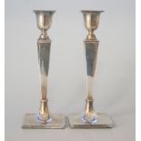 Paar Kerzenhalter bez. mit: "E.T.J. 800 s", Höhe 16 cm, Gewicht 297 g.
