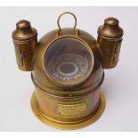 "Britsh Liveboat Compass Date 1979-227.." Messing, großer Kompass mit seitl. Petroleumbeleuchtung,