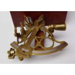 Sextant, nach hist. Vorbild Messing, feingearbeiteter Nachbau mit Kompass und Optik, in passender