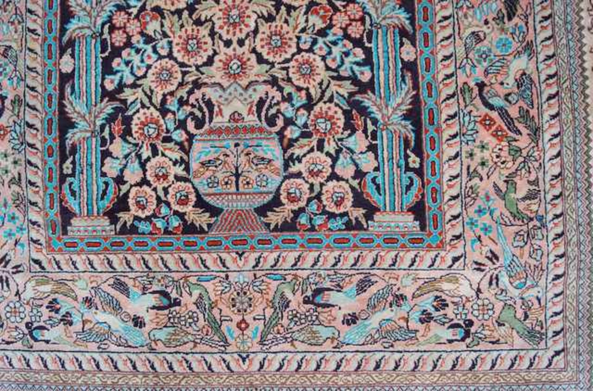 Persischer Isfahan Baumwolle auf Seidenkette, guter Zustand, 93cm x 154cm. - Image 3 of 4