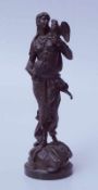 Schöne orientalisch Tänzerin mit Eule um 1900 Bronze-Guss mit dunkelbrauner Kunstpatina, schöne