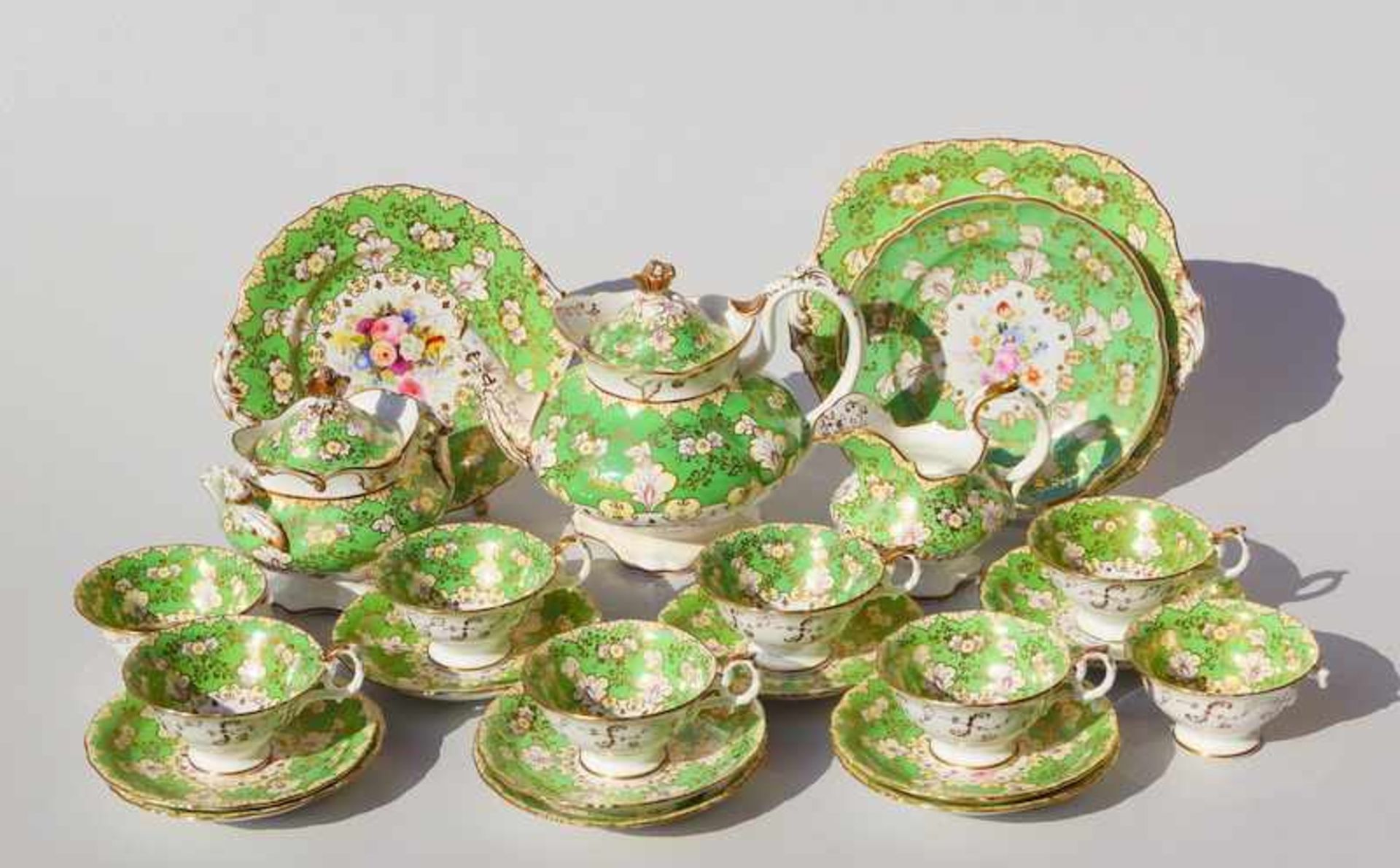 Henneberg&Co, Gotha (braune Manufakturmarke unterglasur 1834-1883): Kaffeegeschirr für 5 Personen,