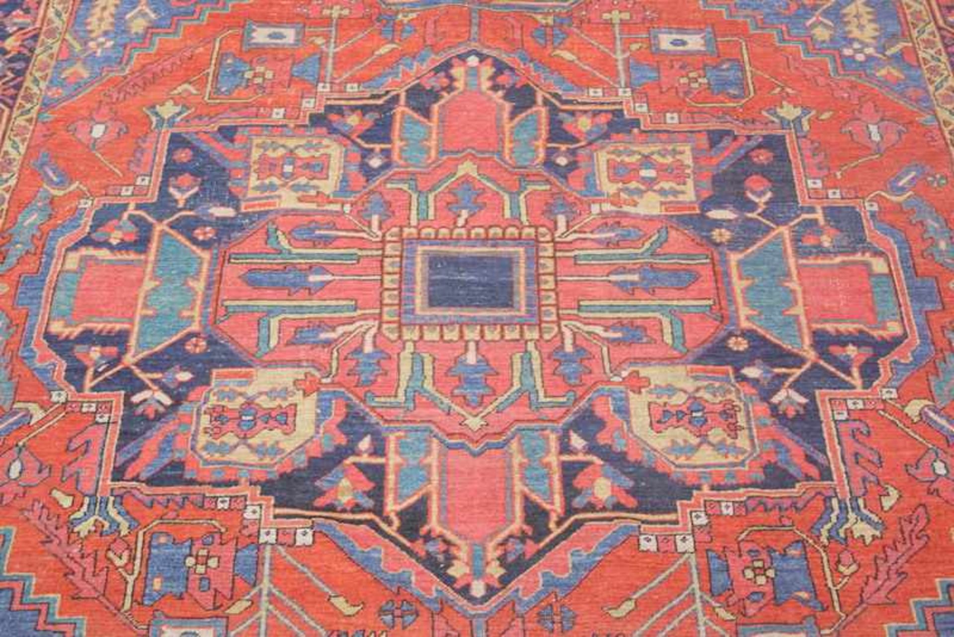 Antiker persischer Heris ca 100 jahre Alt Naturfarben Einschüssig Wolle auf Wolle -2 min Abgetretene - Image 2 of 5