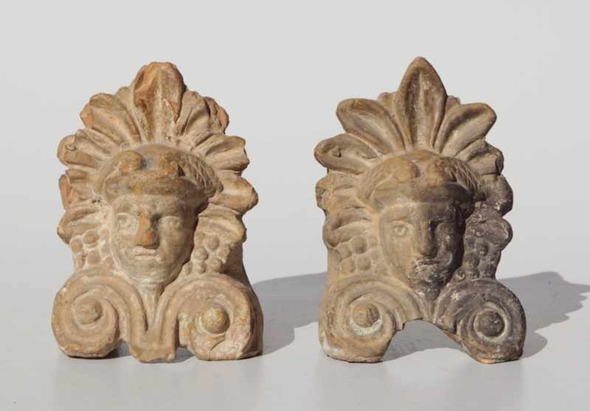 2 Antefixes (Stirnziegel), antik, Griechenland, Terrakotta bei römischen, griechischen und