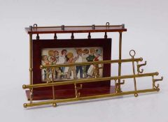 Messinggarderobe und Bild-Wandboard 