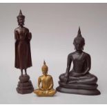 3 Thailändische Sakyamuni Buddhas In Meditationssitz Patinier teilweise vgergoldet, 1x stehend mit