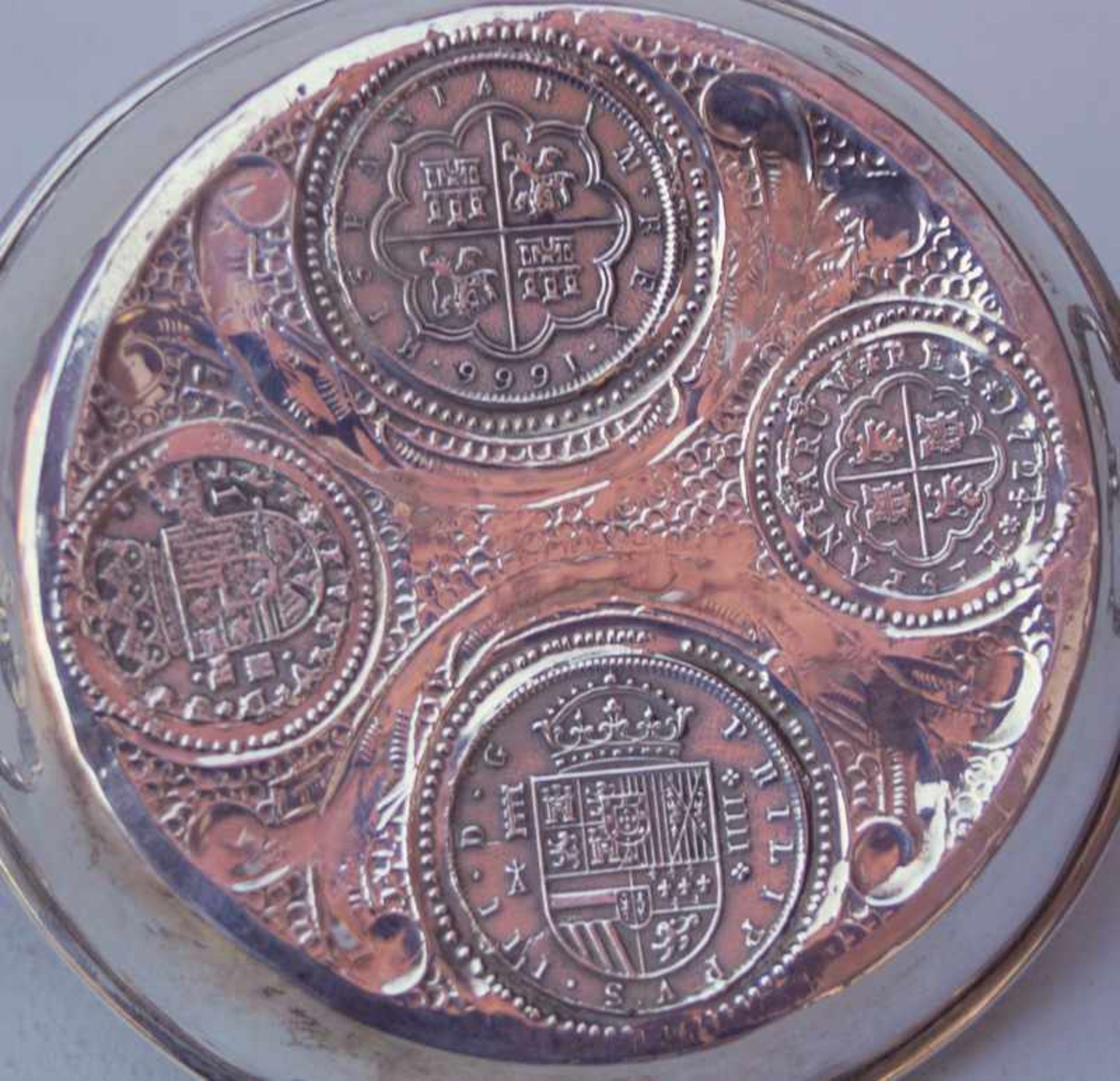 Münzschale 1916 SilberTiefe Schale mit Brezelhenkeln, 16cm, am Rand Phantasiemarken, Ziselierungen - Image 2 of 2