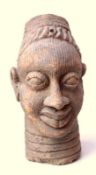 großer Ashanti-Kopf, Terracotta, älterTerrakotta mit dunkler Patina, Höhe 38cm.