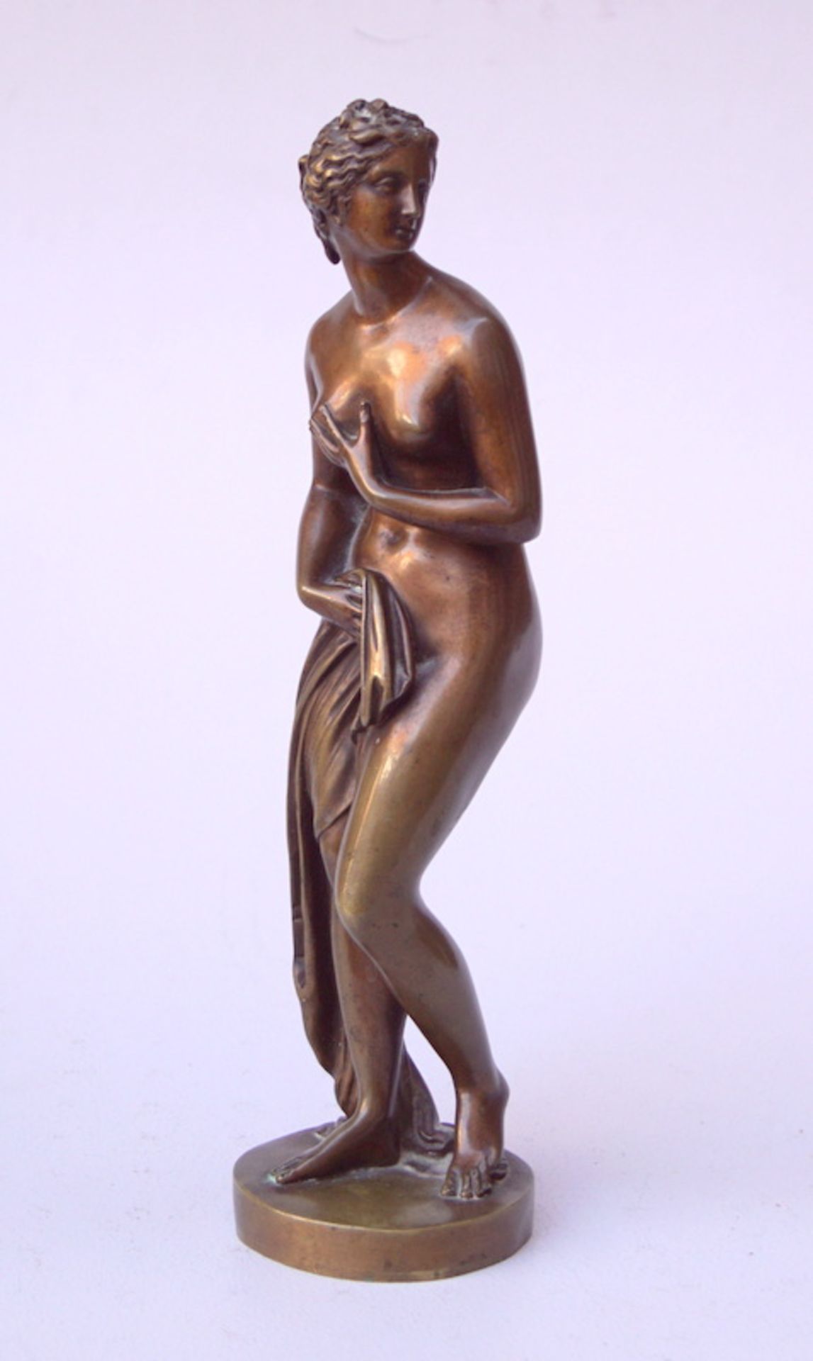 Venus MediciBronze mit olivgrüner Patina, eigentlich Aphrodite von Knidos nach Praxiteles, Höhe