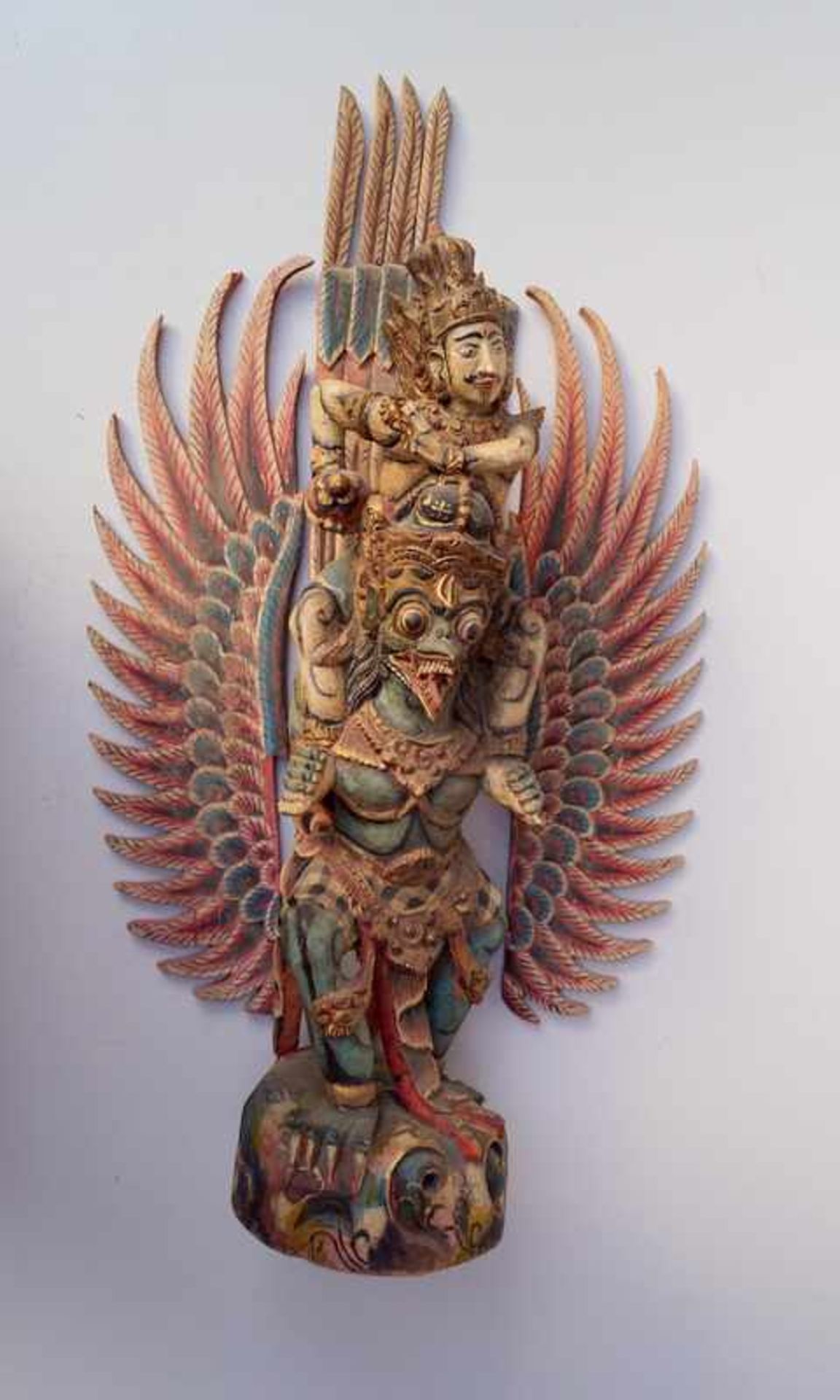 großer Garuda, Bali/IndonesienHolz, geschnitzt und farbig gefasst, Fehlstellen, Besch. die Flügel zu