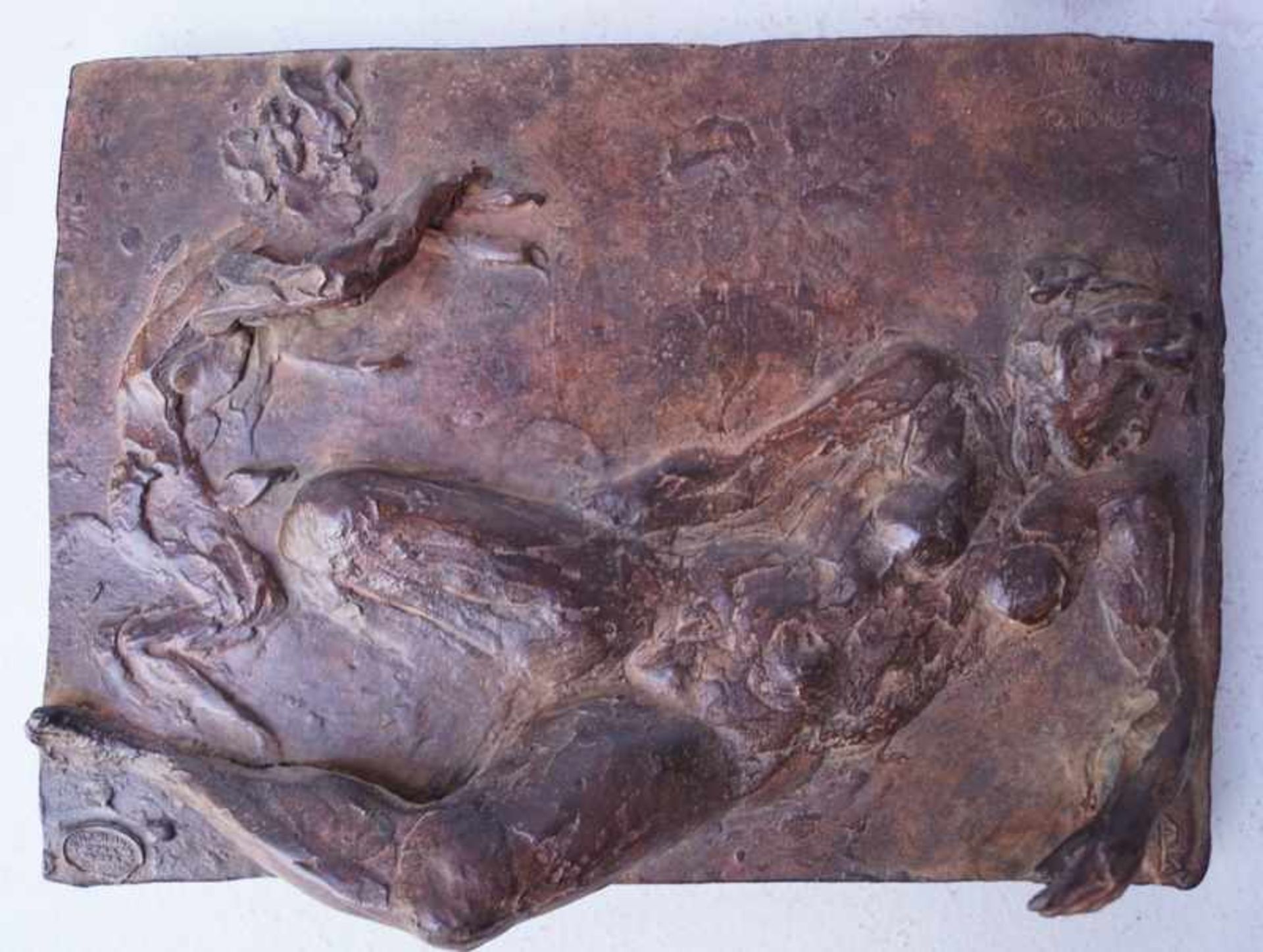 Konvolut kleiner Bronzeobjekte9 verschiedene kleine Bronzeobjekte, Reliefs, dabei 2 vollplastische - Image 2 of 2