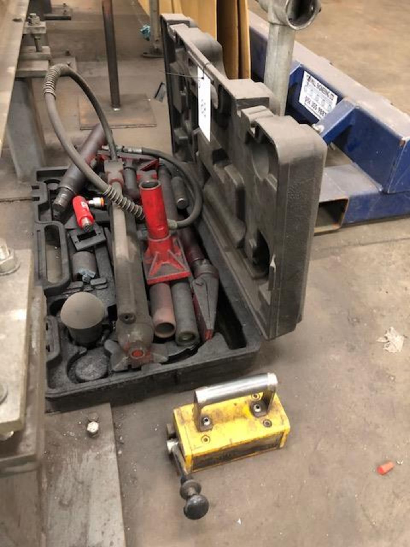 Manual hydraulic bending tool in case (possibly incomplete) and EMX lifting magnet