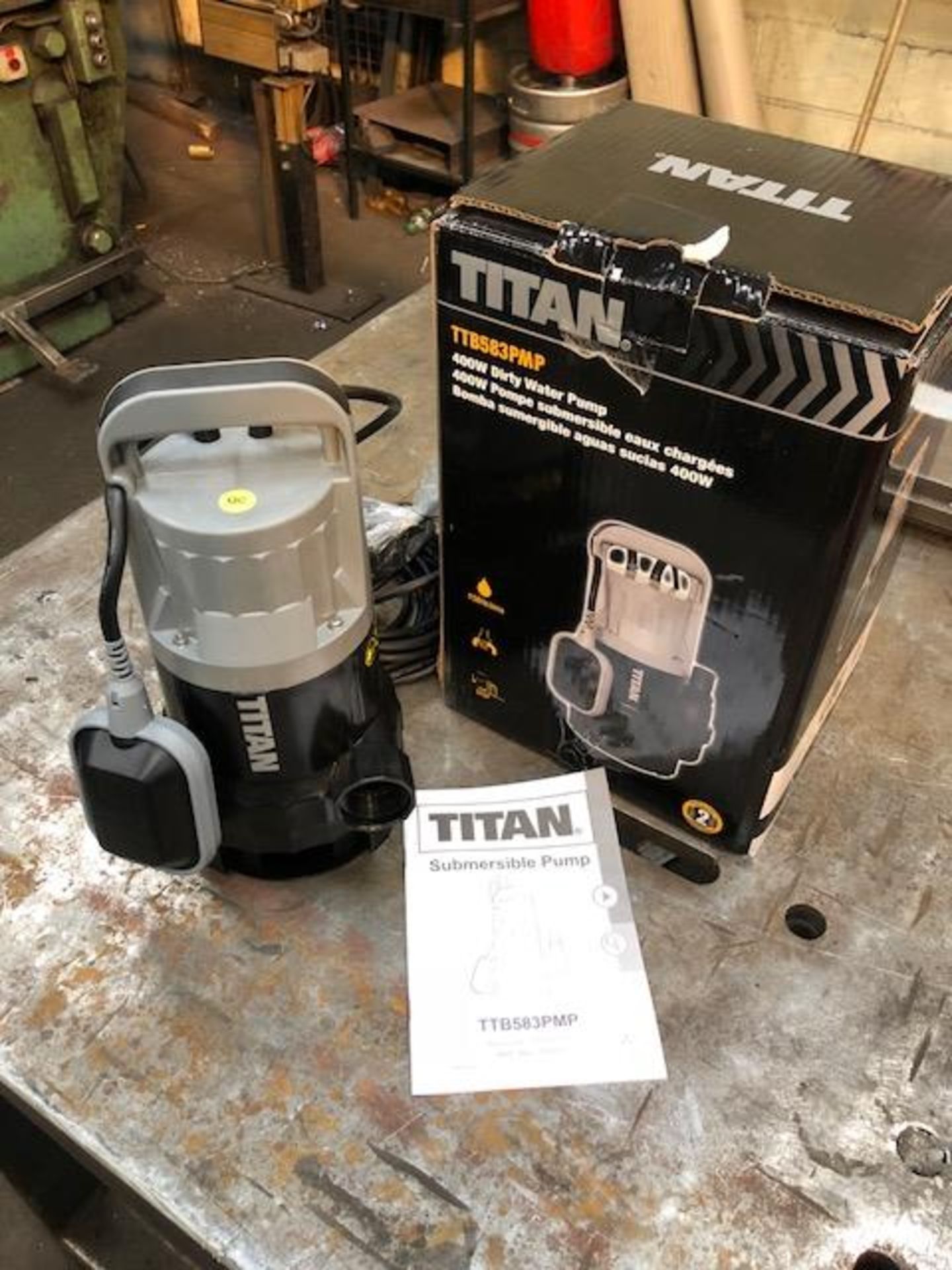 TITAN Model TTB583PMP, 400W 220-240v dirty water submersible pump s/no: 001715 (unused, orig box)