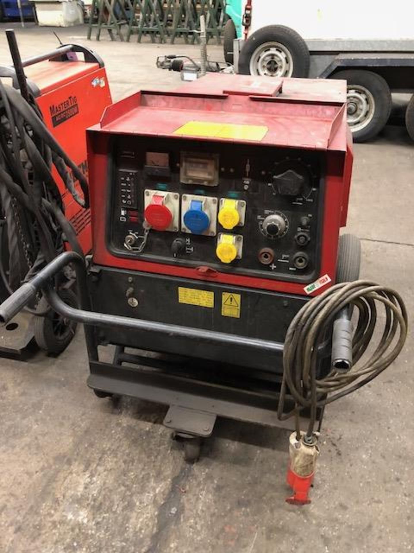 MOSA TS 300 EP1 Silenced, portable diesel engine welding generator s/no: 21990080031 (2008) - Image 2 of 3