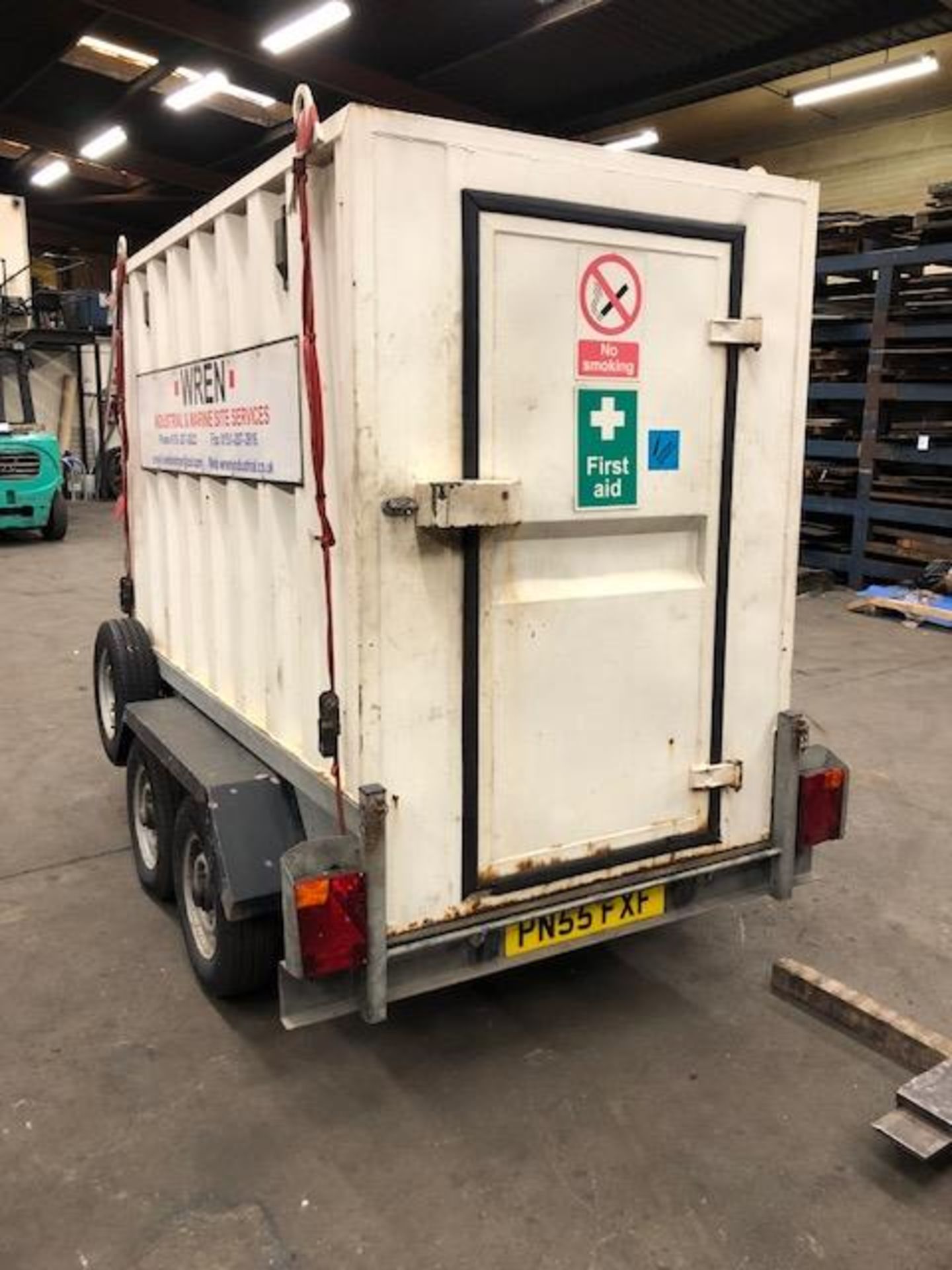 INDESPENSION twin axle 2600kg capacity site security workshop box trailer VIN: SDH G26846 s/no: 0717 - Image 3 of 4