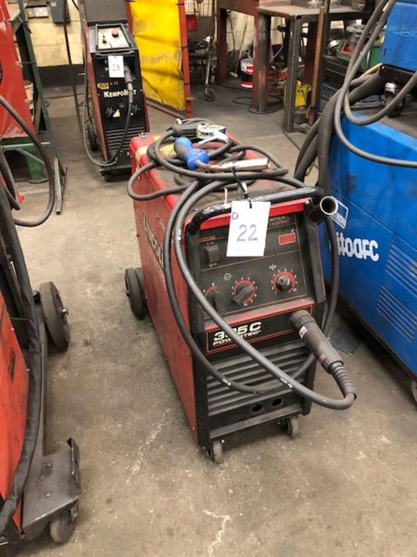 LINCOLN ELECTRIC POWERTEK 305C 4X4, 415v portable MIG welder s/no: P113090881