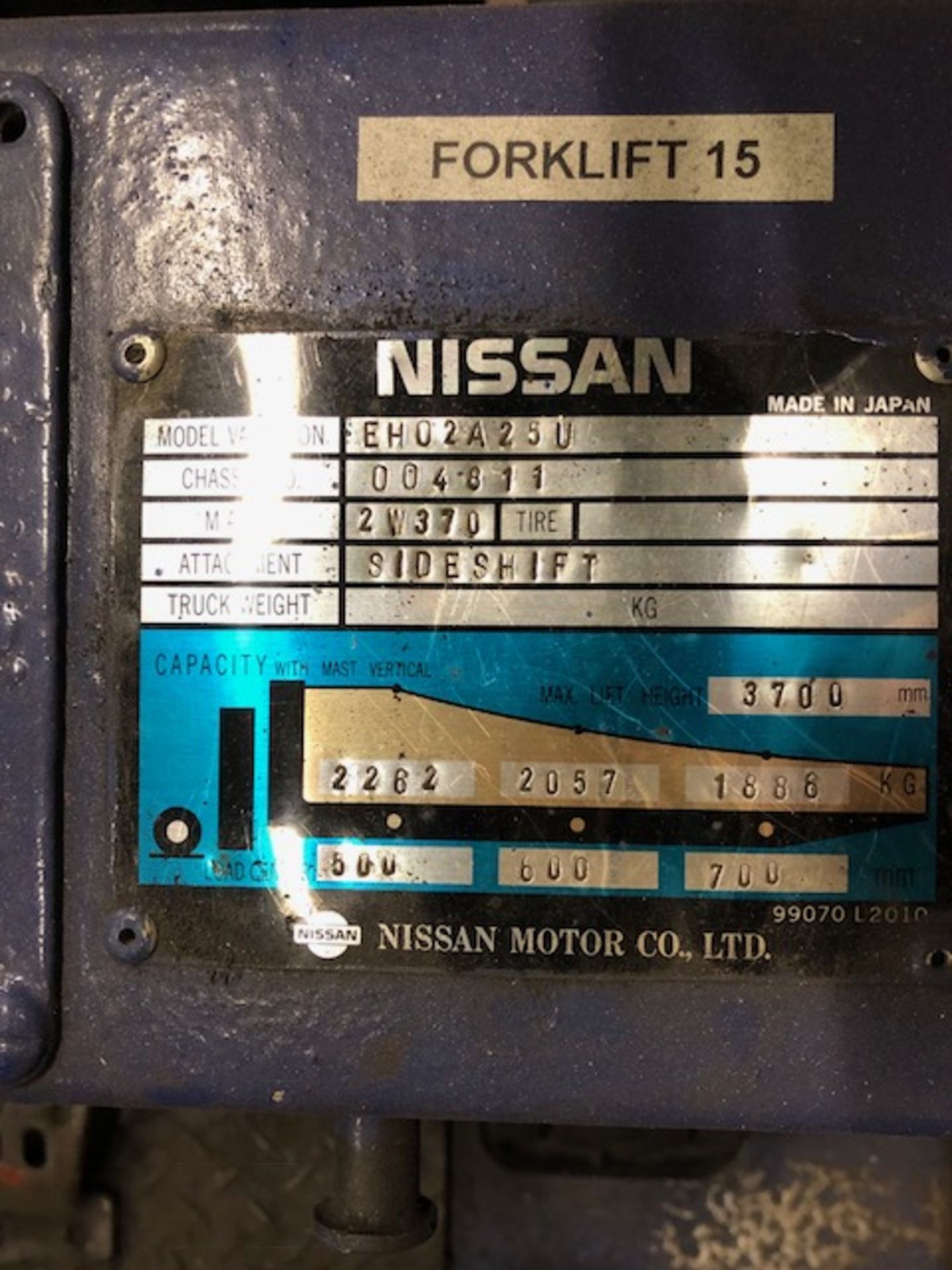 NISSAN Model EH02A25U, 2,262KG capacity rider controlled diesel engine fork lift truck s/no: 004611 - Image 2 of 2