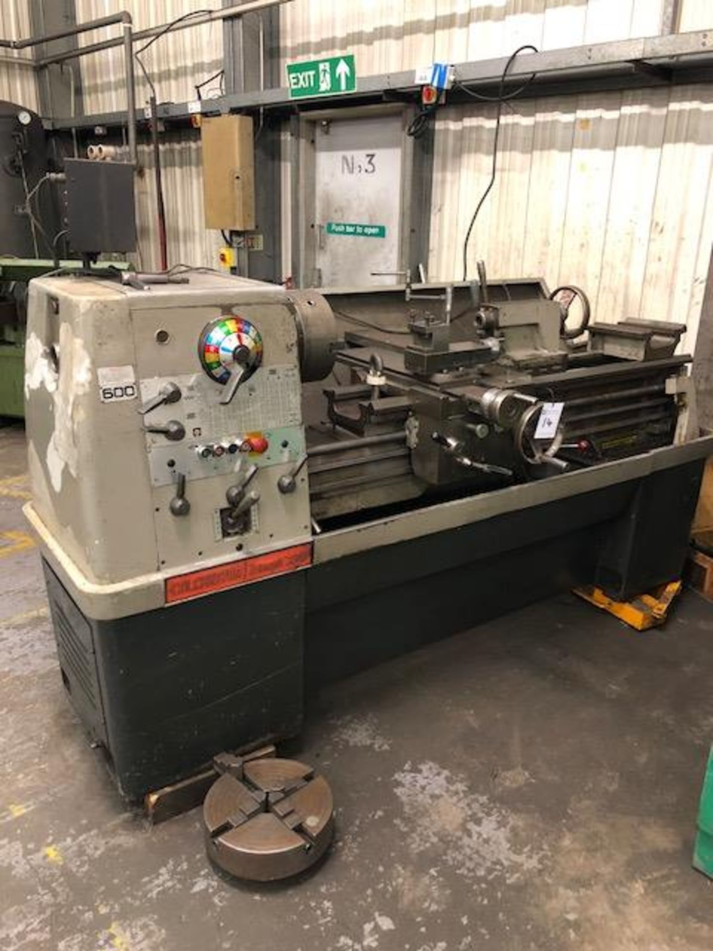 COLCHESTER TRIUMPH 2000 SS & SC gap bed centre lathe s/n: 6/0044/32381, with three and four jaw