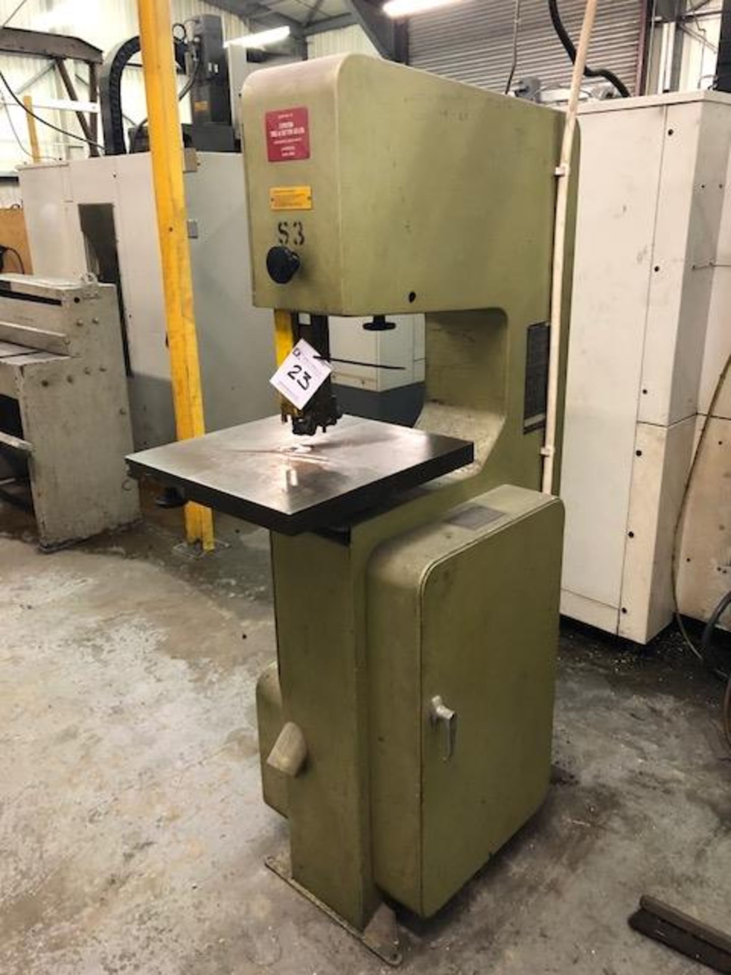 STARTRITE Model 18-T-10, 18" vertical power bandsaw s/n: 77703 (no blade fitted)