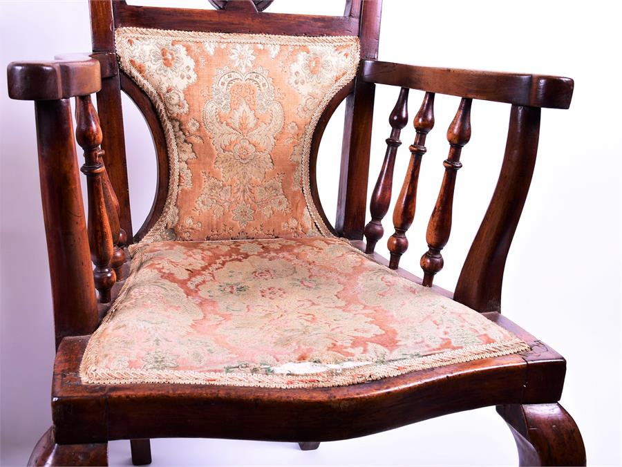 Two similar good quality 19th century carver arm chairs with turned ship's wheel backs one centrally - Image 6 of 6