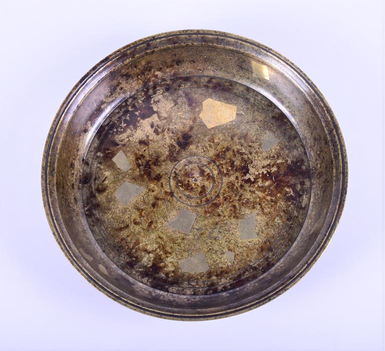 A late 19th/early 20th century Chinese bronze bowl with speckled gilt interior and circular ridged - Image 2 of 6