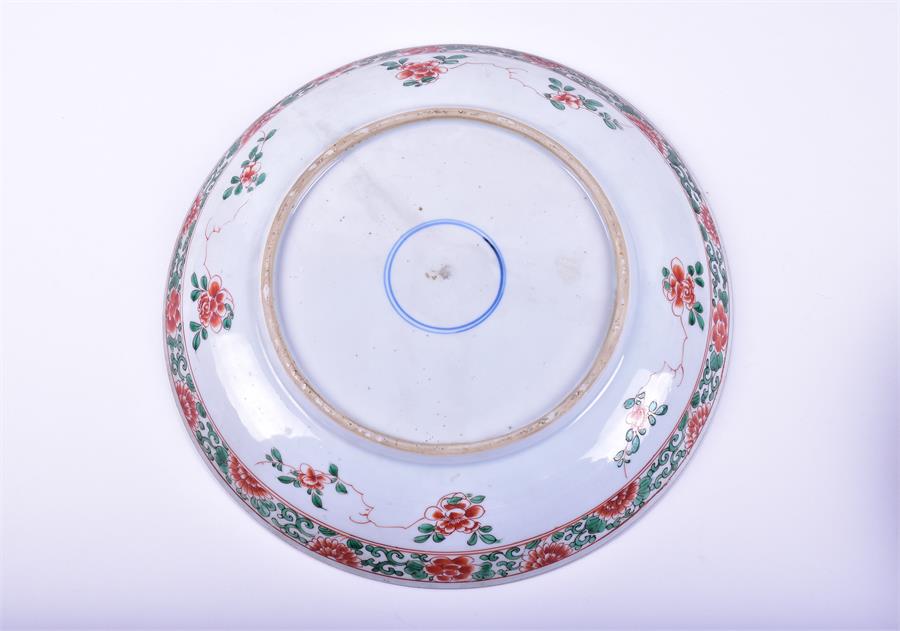 A set of six late 18th/early 19th century Chinese famille verte plates  together with a charger, all - Image 8 of 20