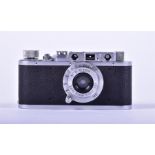A Leica II 35 mm camera Leica DRP Ernst Leitz Wetzlar, no. 306, 395, with Leitz Elmar F=5cm lens, in