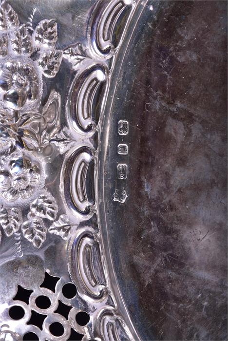 A late Victorian silver dish of oval form  by A & J Zimmerman Ltd, Birmingham 1898, with relief - Image 6 of 7