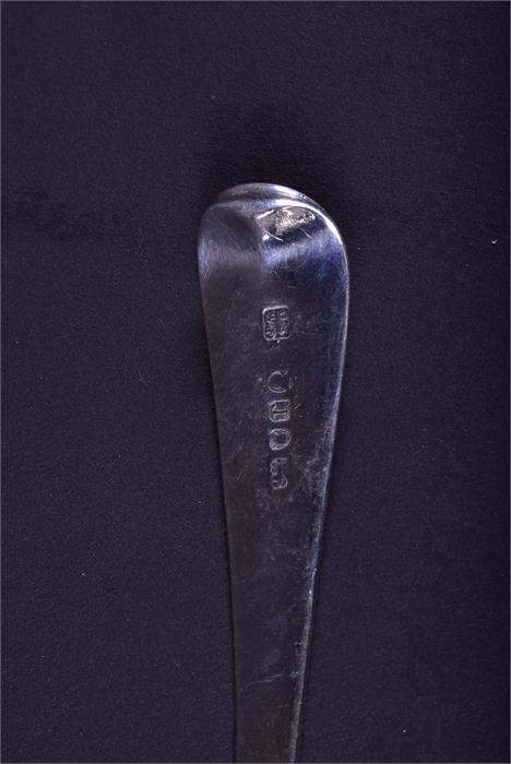 A pair of George III silver basting spoons by George Smith & William Fearn, London 1792, 28.5 cm, - Image 4 of 9