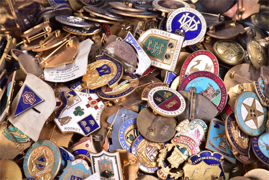 A large collection of brass and enamel pin badges  to include many bowling club examples. - Image 4 of 4