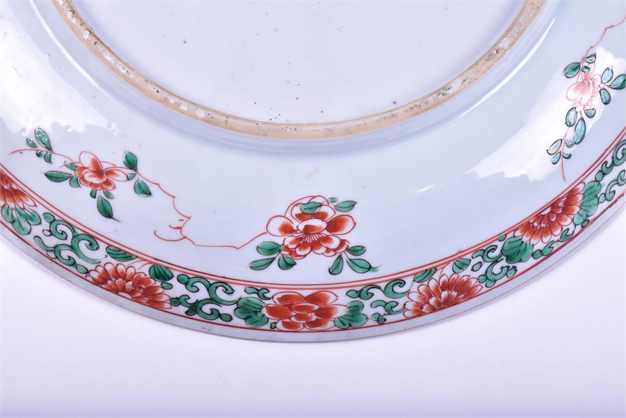 A set of six late 18th/early 19th century Chinese famille verte plates  together with a charger, all - Image 10 of 20