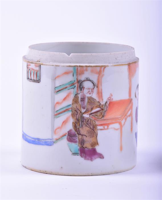 A mid 19th century Qing dynasty Chinese porcelain pot and cover decorated with polychrome indoor - Image 7 of 9
