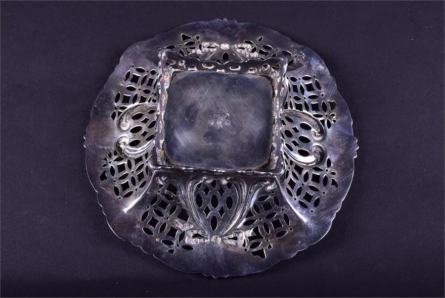 A late Victorian silver dish of oval form  by A & J Zimmerman Ltd, Birmingham 1898, with relief - Image 7 of 7