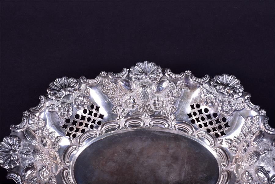 A late Victorian silver dish of oval form  by A & J Zimmerman Ltd, Birmingham 1898, with relief - Image 3 of 7