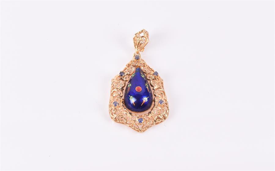 An 18ct yellow gold, enamel and sapphire pendant inset with pear-shaped enamel decorated in cobalt - Image 4 of 5