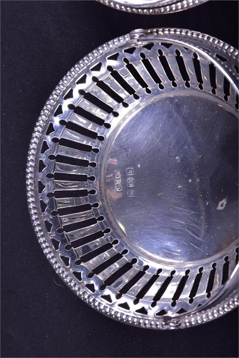 A mixed group of 19th century and later silver dishes and baskets to include two shell formed - Image 7 of 11