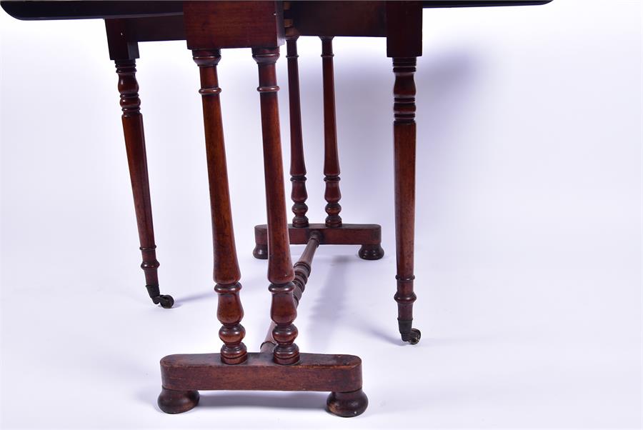 A 19th century mahogany Sutherland table on turned legs supported on block and bun feet, 91 cm - Image 5 of 5