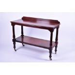 A George III mahogany two-tier buffet on turned legs terminating on castors, 120 cm x 92 cm x 50