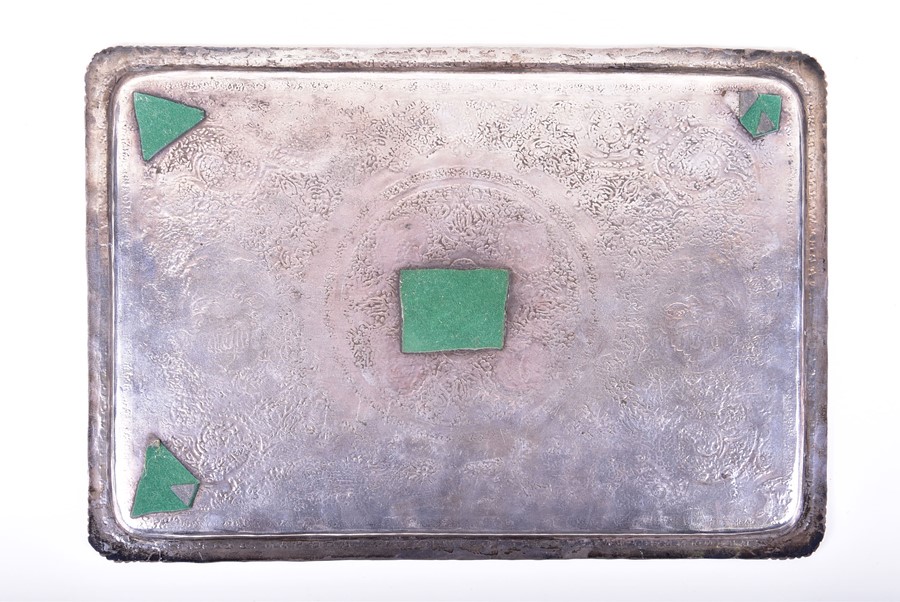 Two Eastern white metal trays   both of rectangular form, with extensive engraved detail and birds - Bild 4 aus 6