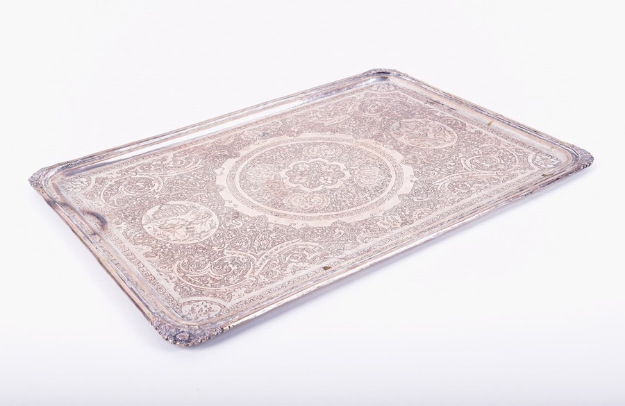 Two Eastern white metal trays   both of rectangular form, with extensive engraved detail and birds - Bild 2 aus 6