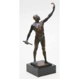 Kowalczewski, Paul Ludwig (1865-1910) Siegreicher Schwertkämpfer (Halbakt). Bronze mit brauner und