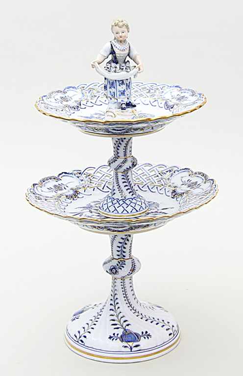 Tafelaufsatz (Etagere), Meissen. Blaues Zwiebelmuster mit Goldkonturen und -dekor. Gewundene