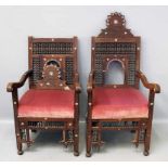 Paar Armlehnstühle und Sitzbank im maurischen Stil. Wohl Zeder, mit Arabesken, Flechtbandwerk und