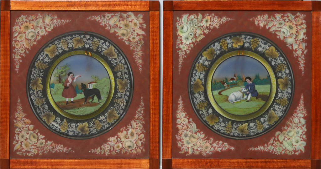 Zwei Biedermeier-Glasbilder. Farbloses Glas mit polychromer Bemalung Mädchen mit Hund bzw. Junge mit