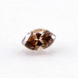 Diamant im Navetteschliff, ca. 0,7 ct.Natural fancy cognac/vs.