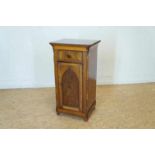 A mahogany cabinet with one drawer and door, 19th century, H. 78,5 cm. Mahonie halkastje voorzien