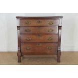 Eiken commode met 4 laden, h. 101, br. 98, d. 48 cm.