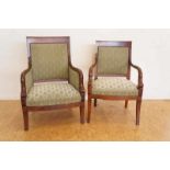 Set mahonie Empire-stijl herenfauteuil en damesfauteuil bekleed met groene stof, gedecoreerd met