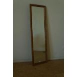 Spiegel in beschilderde lijst, 123 x 36 cm. Mirror with painted wooden frame, 123 x 36 cm.