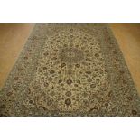 Tapijt, Kashan, 345 x 245 cm. Carpet, Kashan, 345 x 245 cm.